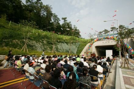 삼성산 시민 휴식공원~$금천초등학교간 도로개선 준공식 의 사진11