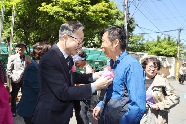 금천노인종합복지관 어버이날 맞이 행사 대표사진