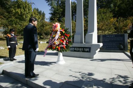 참전기념비 건립 1주년/제52주년 의 사진5
