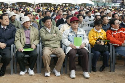 2004 서울의 숲 시민가족 나무심 의 사진28