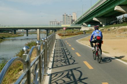 금천한내(안양천) 자전거도로 의 사진2