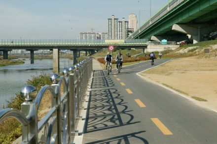 금천한내(안양천) 자전거도로 의 사진3