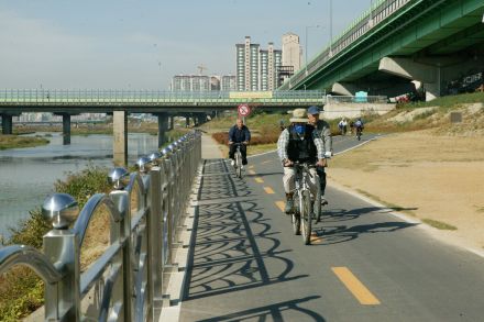 금천한내(안양천) 자전거도로 의 사진4