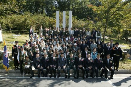 참전기념비 건립2주년 및 재향군 의 사진3