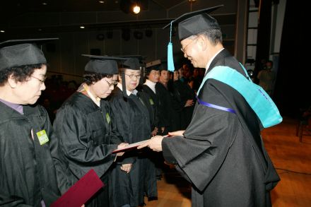 제2기주부교양대학 졸업식 의 사진10