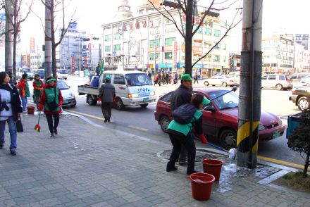 시흥대로변 청소-새마을협의회 의 사진20