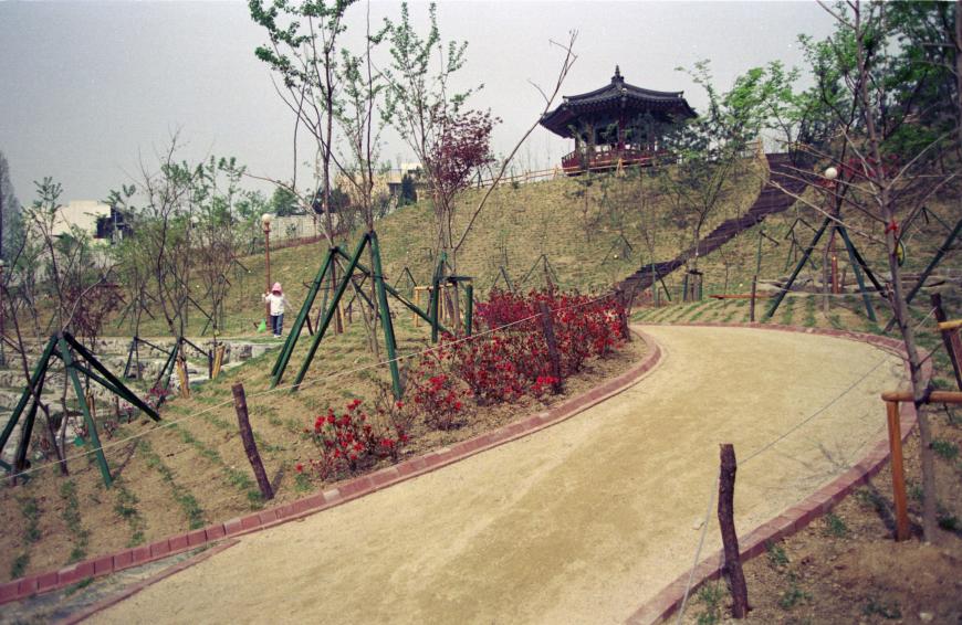 1999년 산기슭공원 의 사진