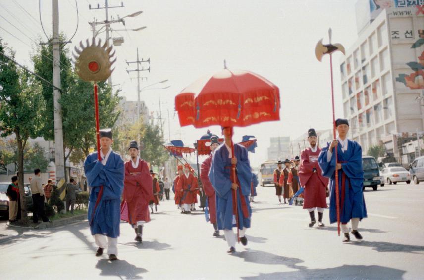 2000년 제5회구민의날(정조어가행렬) 의 사진5