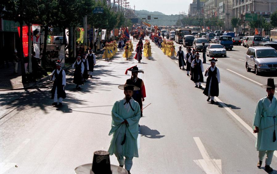 2000년 제5회구민의날(정조어가행렬) 의 사진49