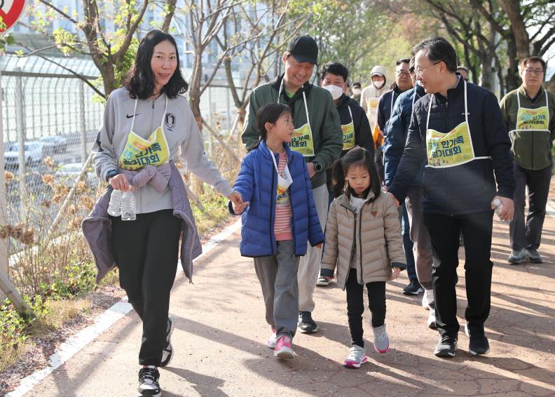 제76회 해피워킹 금천한가족 건강걷기 의 사진34