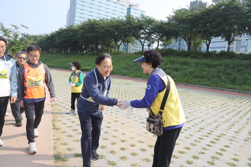 제77회 해피워킹 금천한가족 건강걷기 의 사진59