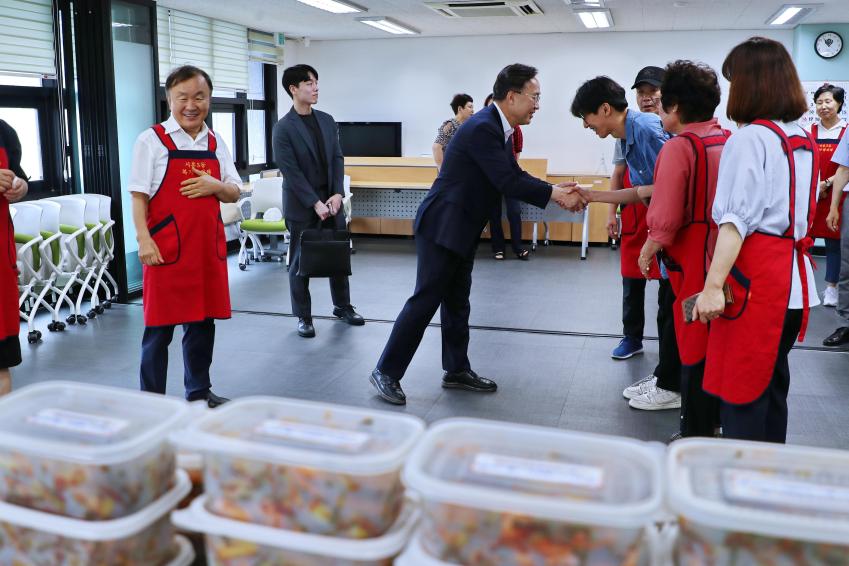 시흥3동 자원봉사캠프 후원자와 함께하는 _신나는 음식 나눔_ 의 사진4