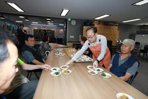독산1동 주민자치회 '기억에 남을 나의 생일상' 행사 대표사진